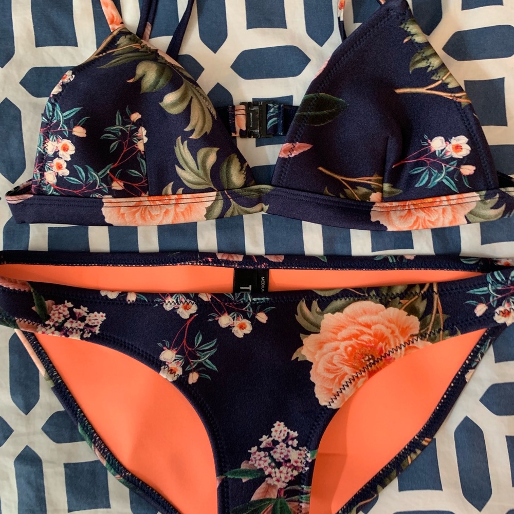 Triangl bathing suit